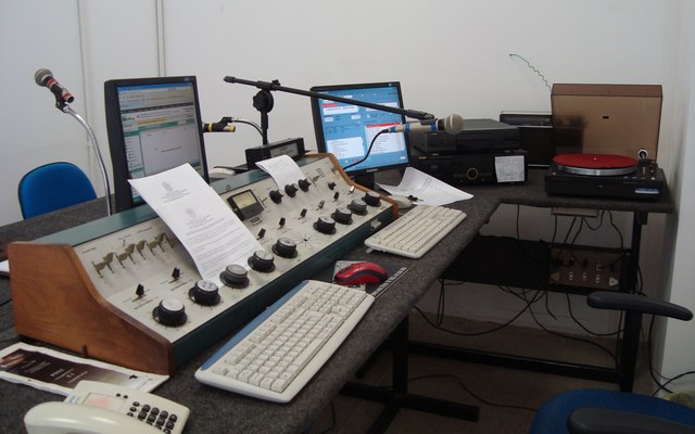 Radio universitaria itajuba display