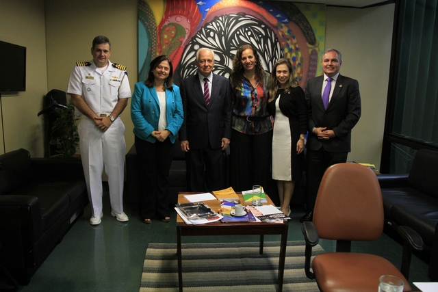 Comissão de cultura e almirante da marinha display